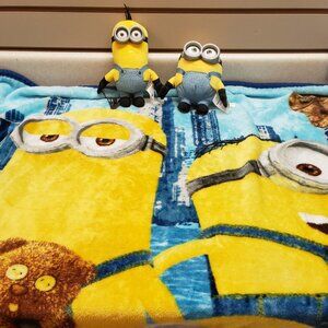 FINALE PRICE!! Minion Lot Fleece Throw and 2 plush toys